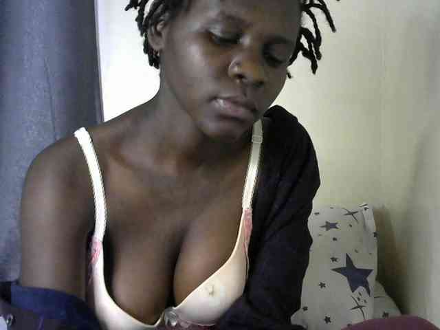 Queenbeea webcam
