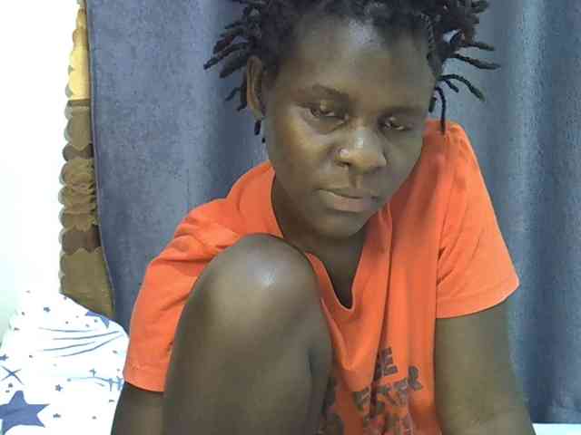 Queenbeea webcam