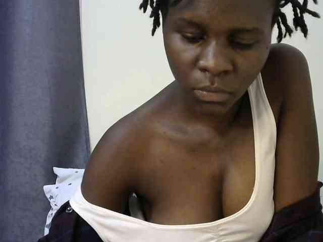 Queenbeea webcam