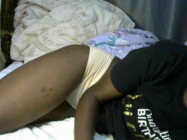 Queenbeea webcam