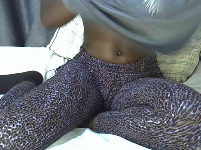 Queenbeea webcam