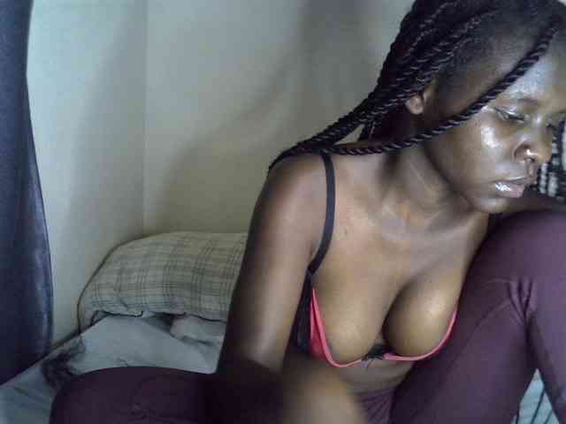 Queenbeea webcam