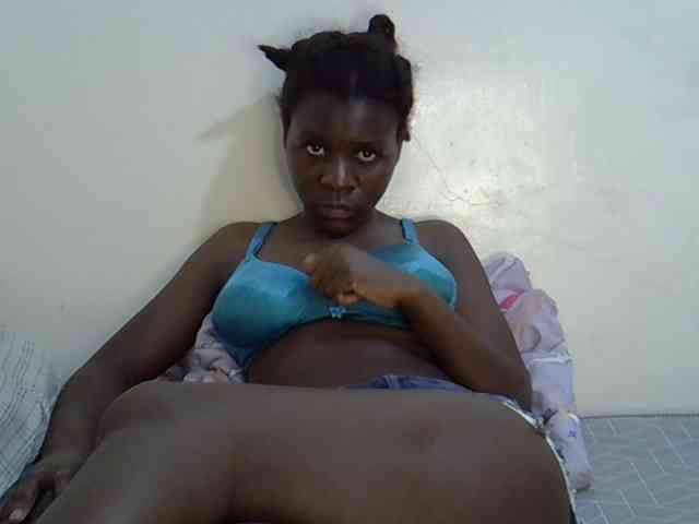 Model: Queenbeea