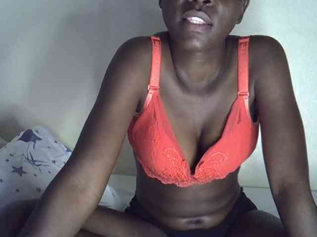 Queenbeea webcam