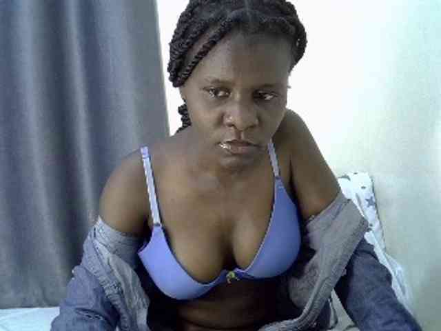 Queenbeea webcam