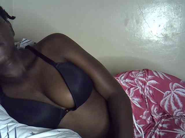 Queenbeea webcam
