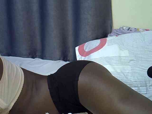 Queenbeea webcam