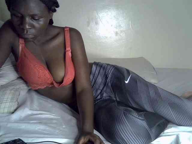 Queenbeea webcam