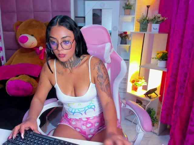 LovelyCelestte webcam