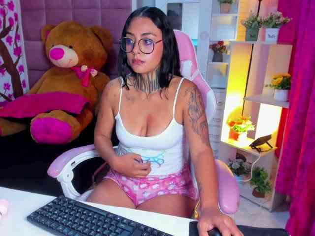 LovelyCelestte webcam