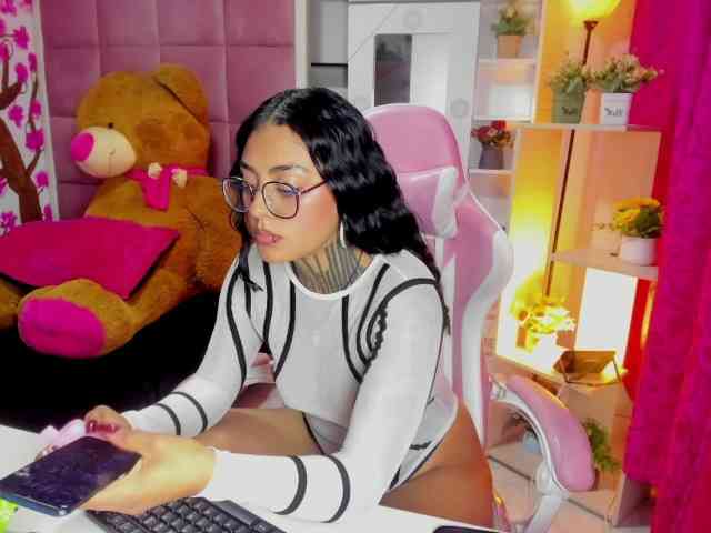 LovelyCelestte webcam