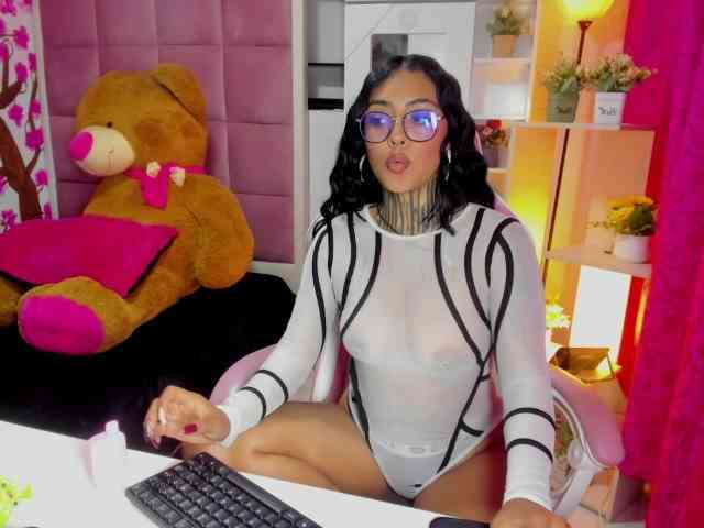 LovelyCelestte webcam