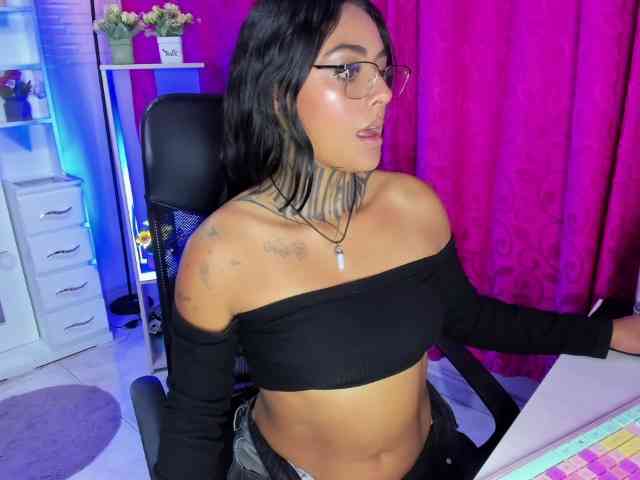 LovelyCelestte webcam