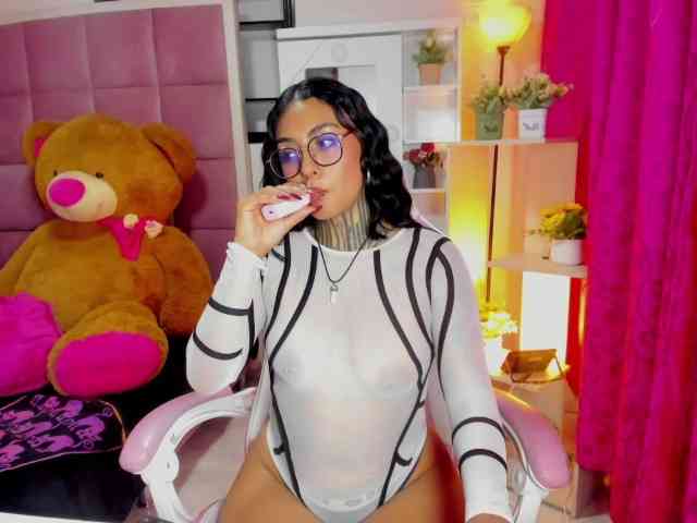 LovelyCelestte webcam