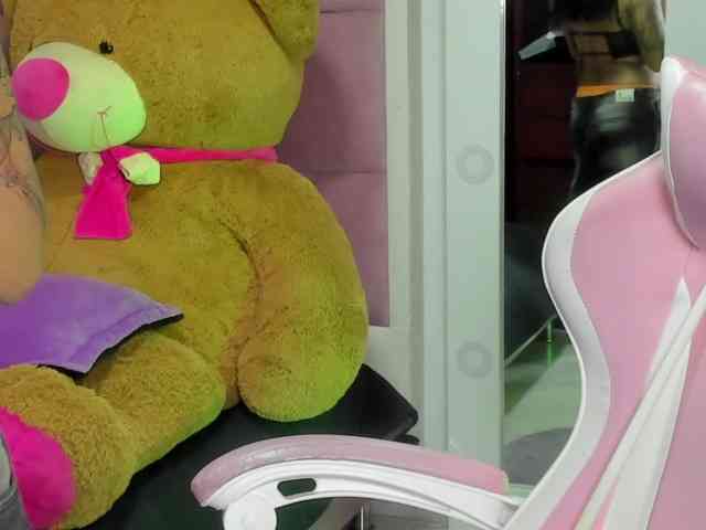 LovelyCelestte webcam