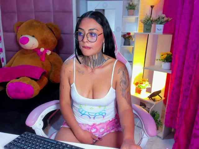 LovelyCelestte webcam