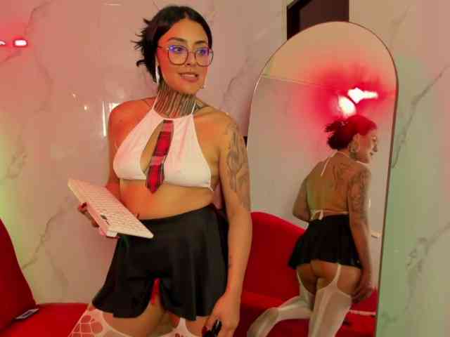 LovelyCelestte webcam