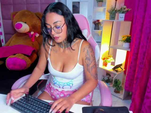 LovelyCelestte webcam