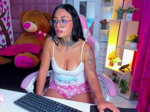 LovelyCelestte webcam