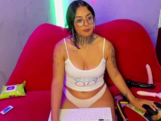 LovelyCelestte webcam