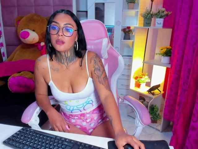 LovelyCelestte webcam