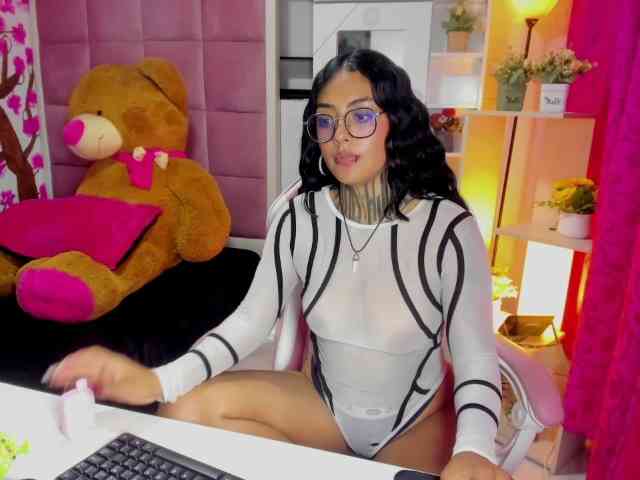 LovelyCelestte webcam