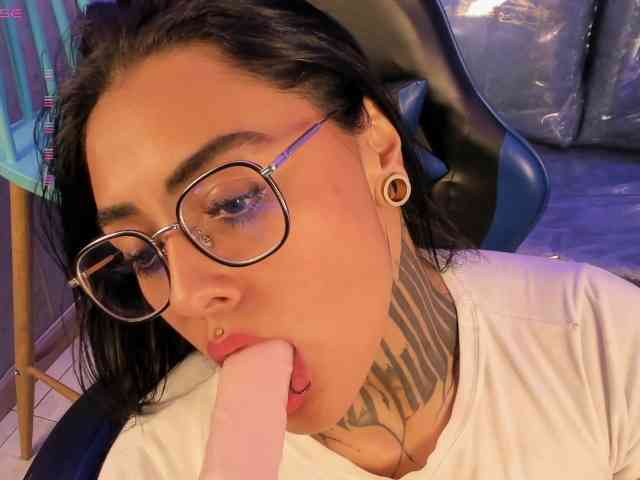 LovelyCelestte webcam