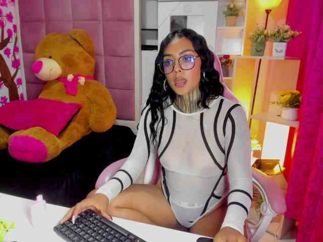 LovelyCelestte webcam