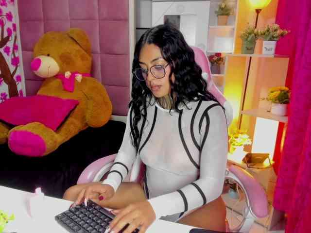 LovelyCelestte webcam