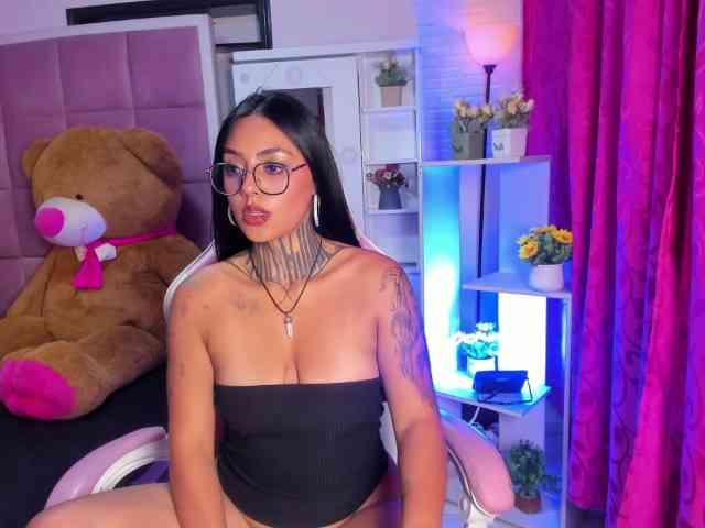 LovelyCelestte webcam