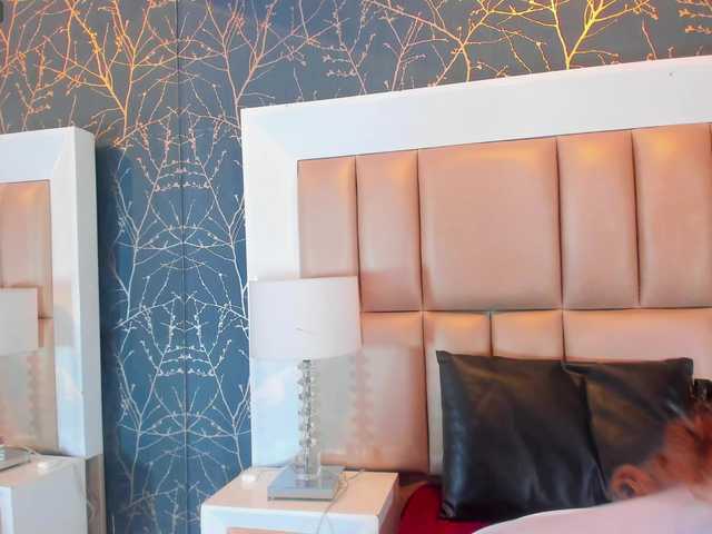 MeridaMorris live cam on BongaCams