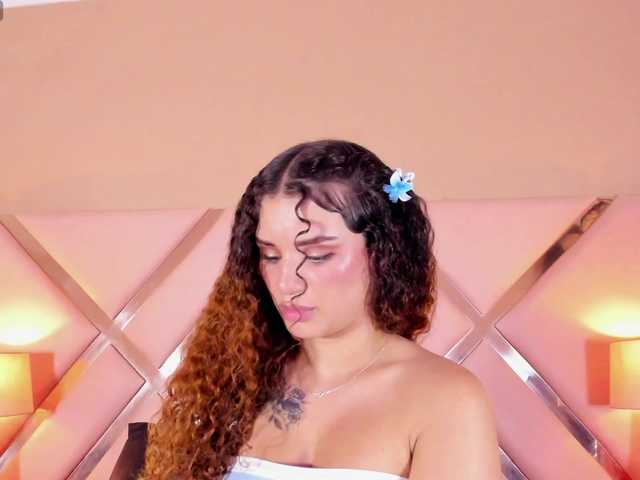 MeridaMorris live cam on BongaCams