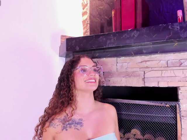 MeridaMorris live cam on BongaCams
