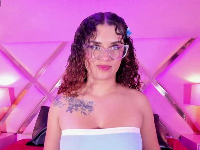 MeridaMorris live cam on BongaCams