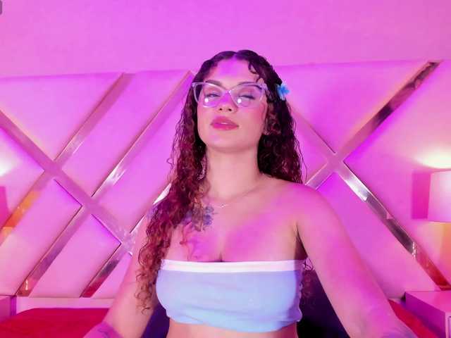 MeridaMorris live cam on BongaCams