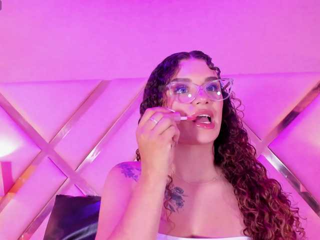 MeridaMorris live cam on BongaCams
