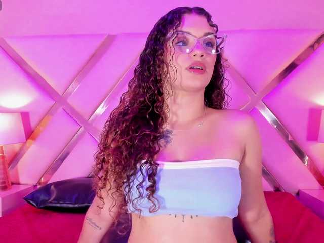 MeridaMorris live cam on BongaCams
