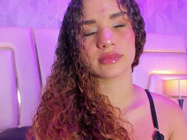 MeridaMorris live cam on BongaCams