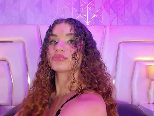 MeridaMorris live cam on BongaCams