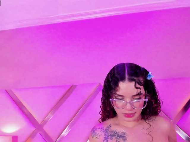 MeridaMorris live cam on BongaCams
