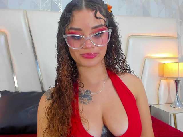 MeridaMorris live cam on BongaCams