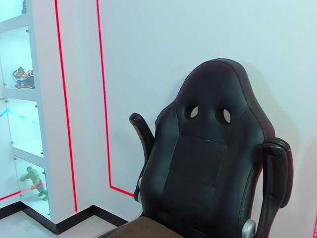 MeridaMorris live cam on BongaCams