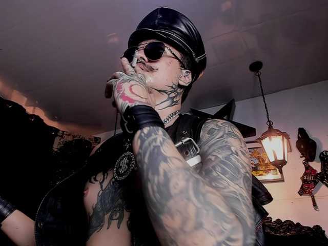 MasterAllanHurts live cam on BongaCams