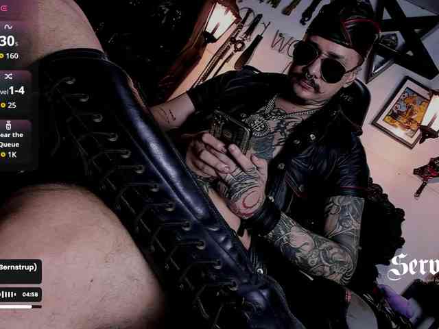 MasterAllanHurts Sex Cam Show