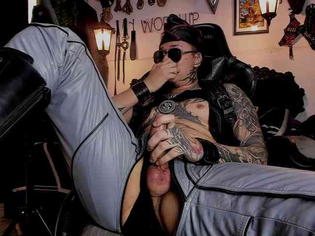 MasterAllanHurts Sex Cam Show