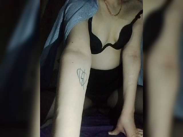 KatrinRun live cam on BongaCams