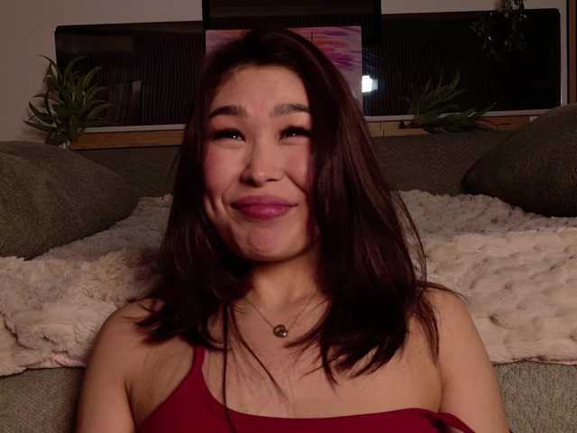 le modèle AizaXO est en webcam porno dans un show sur le site bongacams, il possède les tags suivants: Asian,Brunette,Shaved