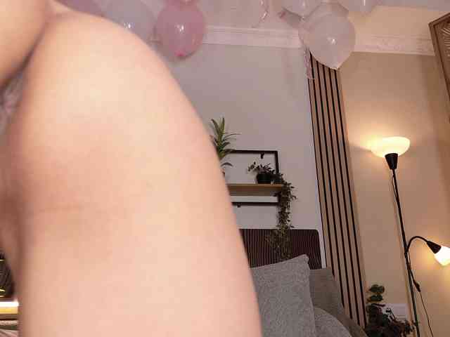 Aizaxo's cam show statistics and live stream