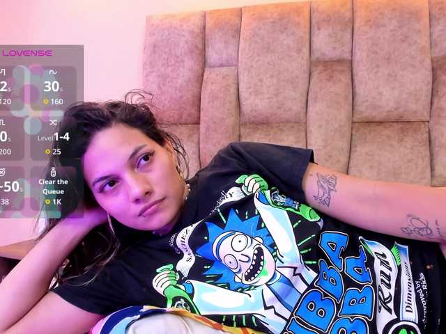 EmmaSanchez1 live cam on BongaCams
