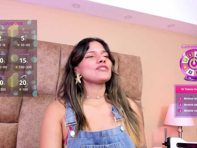 EmmaSanchez1 live cam on BongaCams